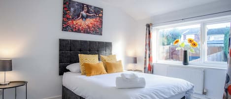 House (2 Bedrooms) | 2 bedrooms, iron/ironing board, bed sheets