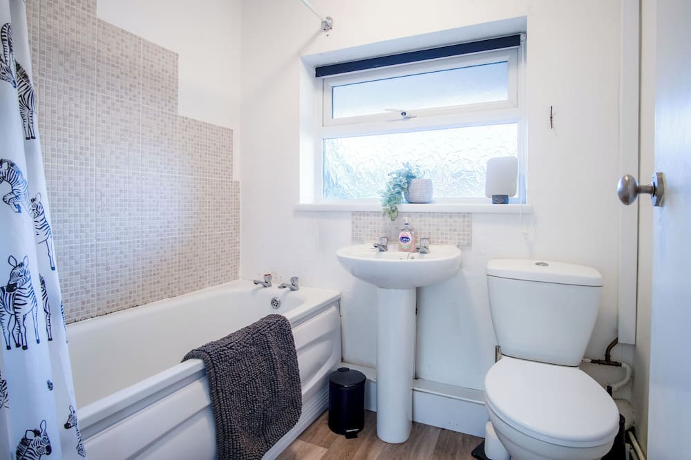 Gellionen - 2 Bedroom House - Clydach - Glais