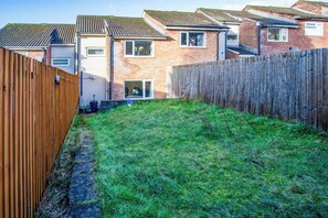 Garden - Gellionen - 2 Bedroom House - Clydach (Swansea)