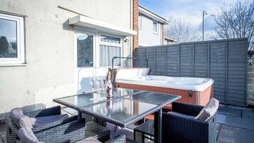 House (3 Bedrooms) | Terrace/patio