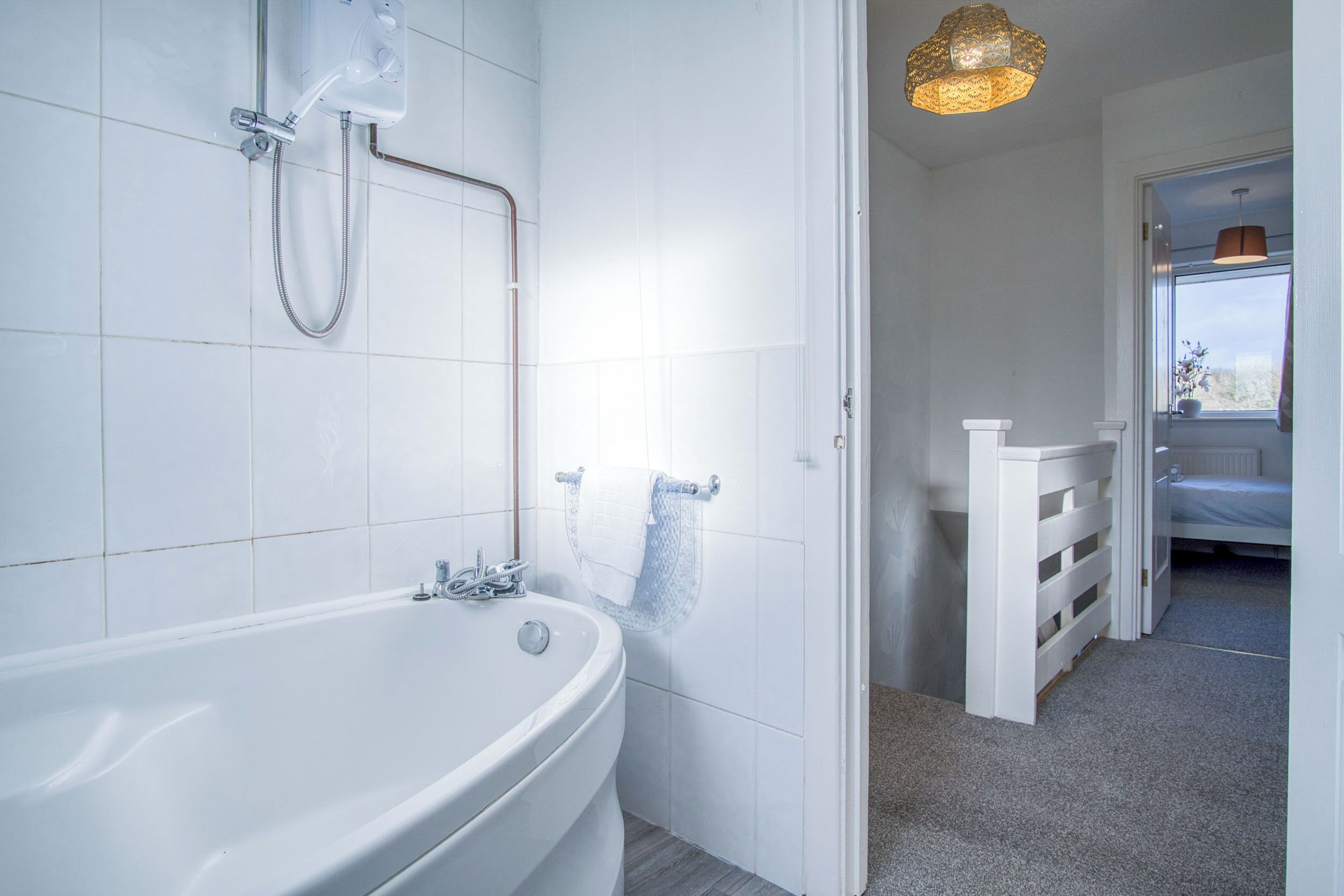 House (3 Bedrooms) | Bathroom | Combined shower/bathtub, towels