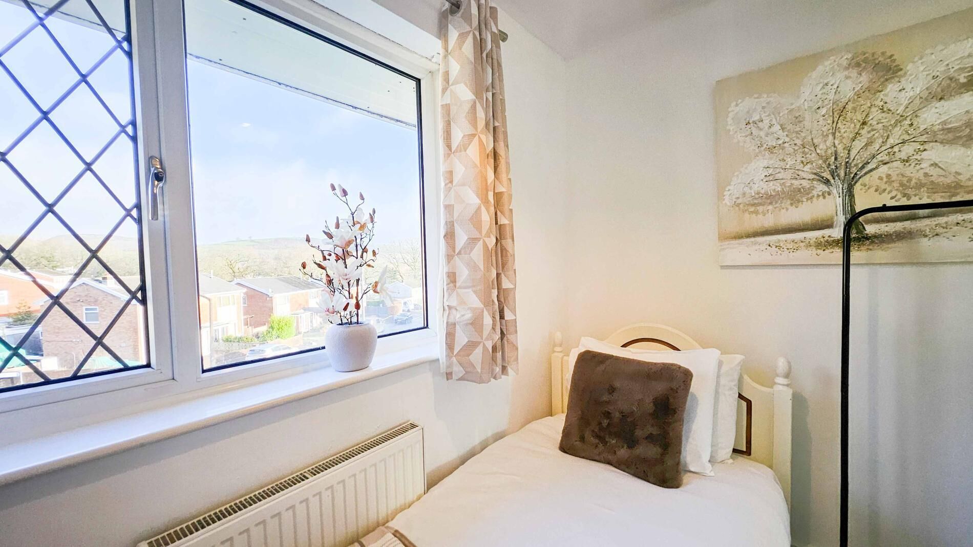 3 bedrooms, iron/ironing board, bed sheets