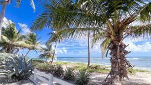 Beach - Villa Crystal Paradise – Beachfront Luxury at Raisins Clairs (Saint-François)