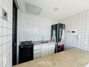 Private kitchen - Charming Studio Near the Airport Gln0805 (Recife)