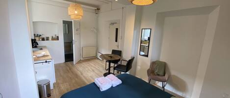 Free WiFi, bed sheets, wheelchair access