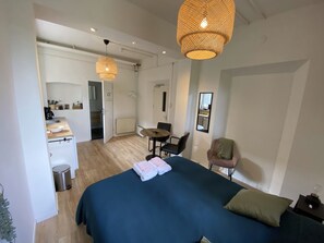 Free WiFi, bed sheets, wheelchair access