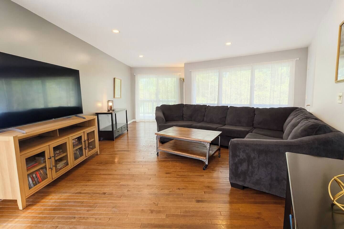 Televisión, oficina