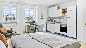 Bureau, fer et planche Ă repasser, Wi-Fi, draps fournis