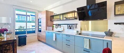 Refrigerador, microondas, horno y lavavajillas