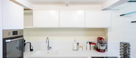 Apartment | Private kitchen | Microwave, dishwasher, espresso maker, coffee/tea maker