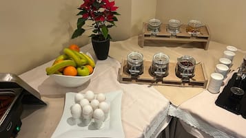 TĂ€gliches inbegriffenes kontinentales FrĂŒhstĂŒck