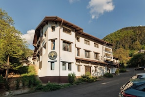 Exterior - Classic Inn Hotel (Brasov)