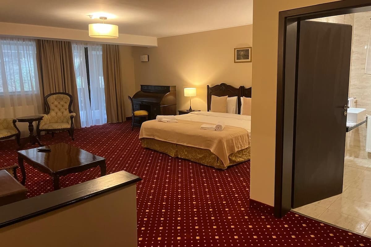 Deluxe Double Room, Balcony, Mountain View | Desk, free WiFi