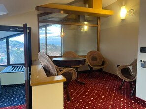 Deluxe-suite - bjergudsigt | Opholdsområde