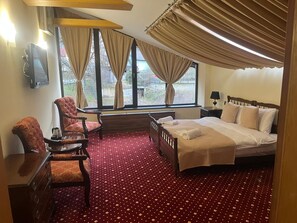 华丽套房, 山景 | 办公桌、免费 WiFi