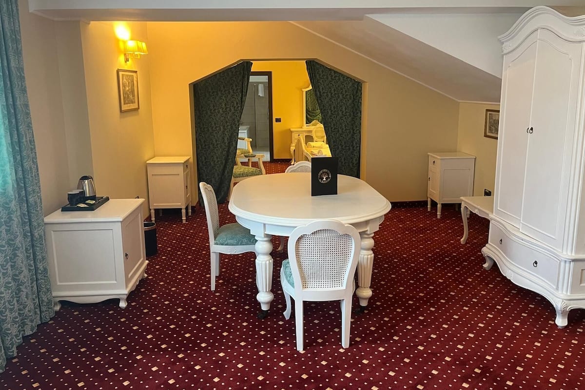 Deluxe Studio Suite | Desk, free WiFi