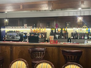 Bar (on property) - Classic Inn By Radacini (Brasov)