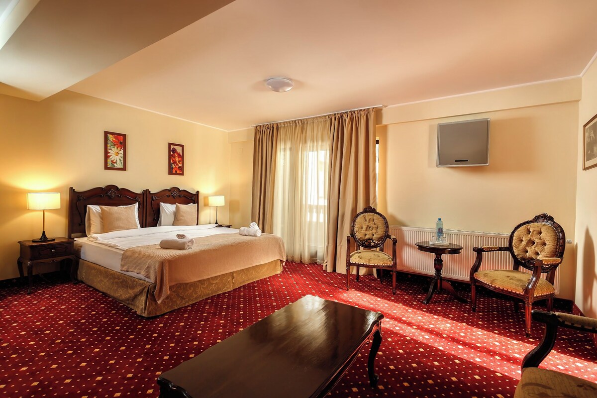 Superior Double Room | Desk, soundproofing, WiFi (free)