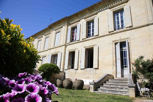 Séjour d'exception au Château Le Noble avec piscine privée – Au cœur d’un vignoble historique