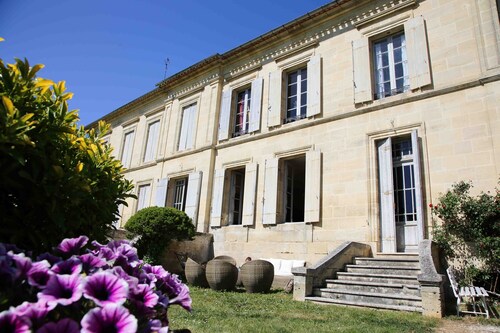 Exceptional Stay at Château Le Noble with Private Pool – In the Heart of a Historic Vineyard