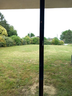 المنطقة المحيطة بالمنشأة