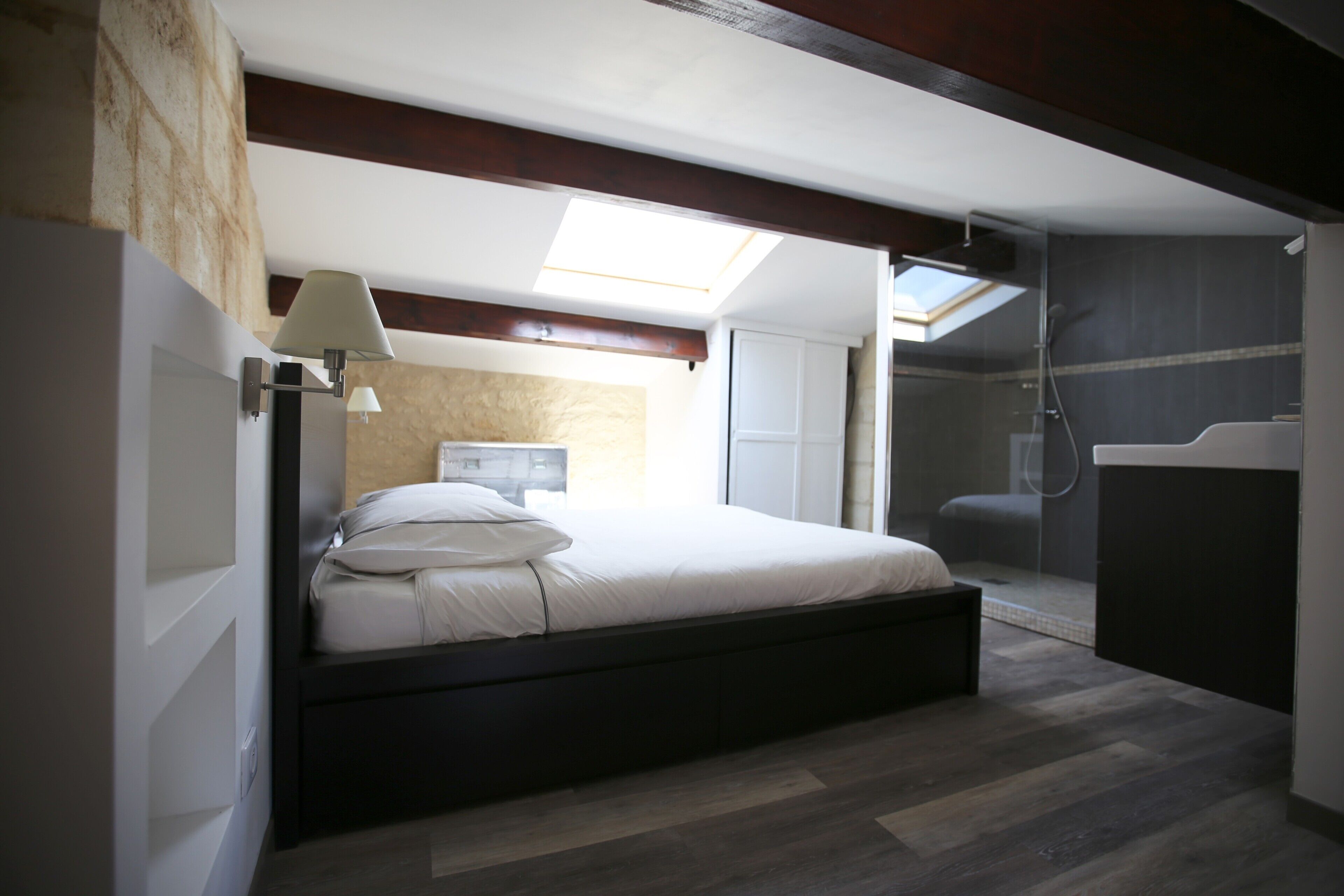 Tabla de planchar con plancha y wifi 