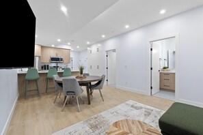 Dining - Bright/New & Spacious 3BR/2BA – Central Location (Calgary)