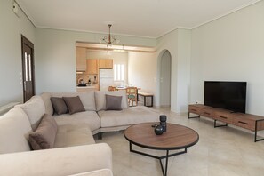 TV, fireplace - Apartment Eliana - 3 brms - 1st floor - Building B (Fokata)