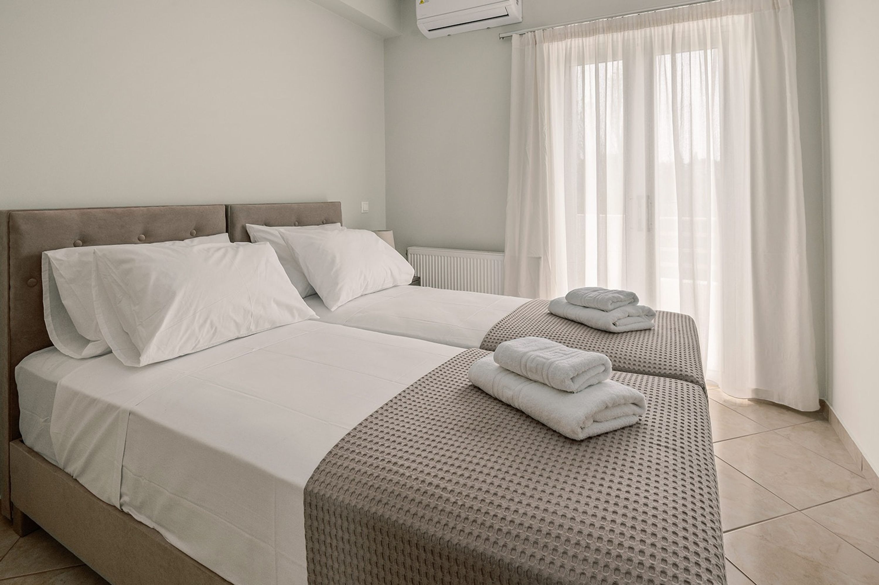 3 bedrooms, iron/ironing board, travel crib, free WiFi