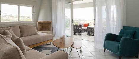 TV, fireplace, offices