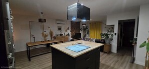 Interior - Welcome to NOUT TI KAZ: Like at home, far from home (Saint-Orens-de-Gameville)