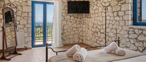 Skrivbord, strykjärn/strykbräda, resesäng och gratis wi-fi