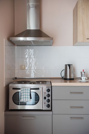 Fridge, oven, stovetop, coffee/tea maker - Standard Double Studio (Travliata)