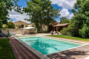 Pool - Le Studio – Château Le Noble: Tranquility Among the Vineyards (Saint-Germain-du-Puch)
