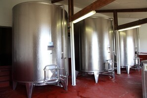 Interior - Le Studio – Château Le Noble: Tranquility Among the Vineyards (Saint-Germain-du-Puch)