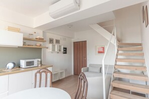 Smart TV - Duplex apartment - La Garaventa Casa Rizzi - with sunny patio in the center (Genova)