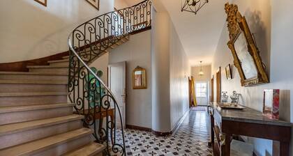 Chambre dâhĂŽtes â ChĂąteau Le Noble