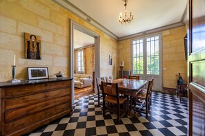 Interior - Guest Room – Château Le Noble (Saint-Germain-du-Puch)