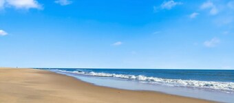 Steps to the Ocean! A Family and Dog-Friendly Cottage Duplex in the North End