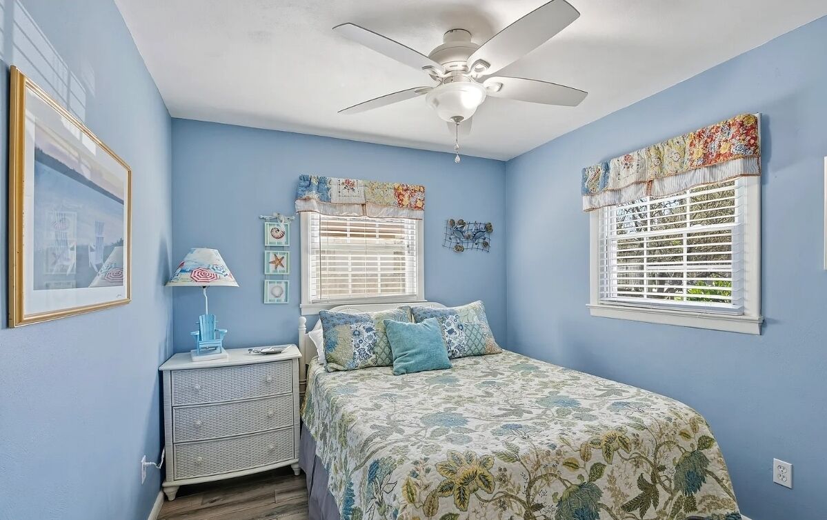 3 bedrooms, travel cot, free WiFi, bed sheets