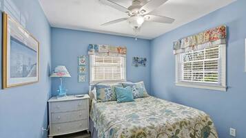 3 bedrooms, travel cot, free WiFi, bed sheets