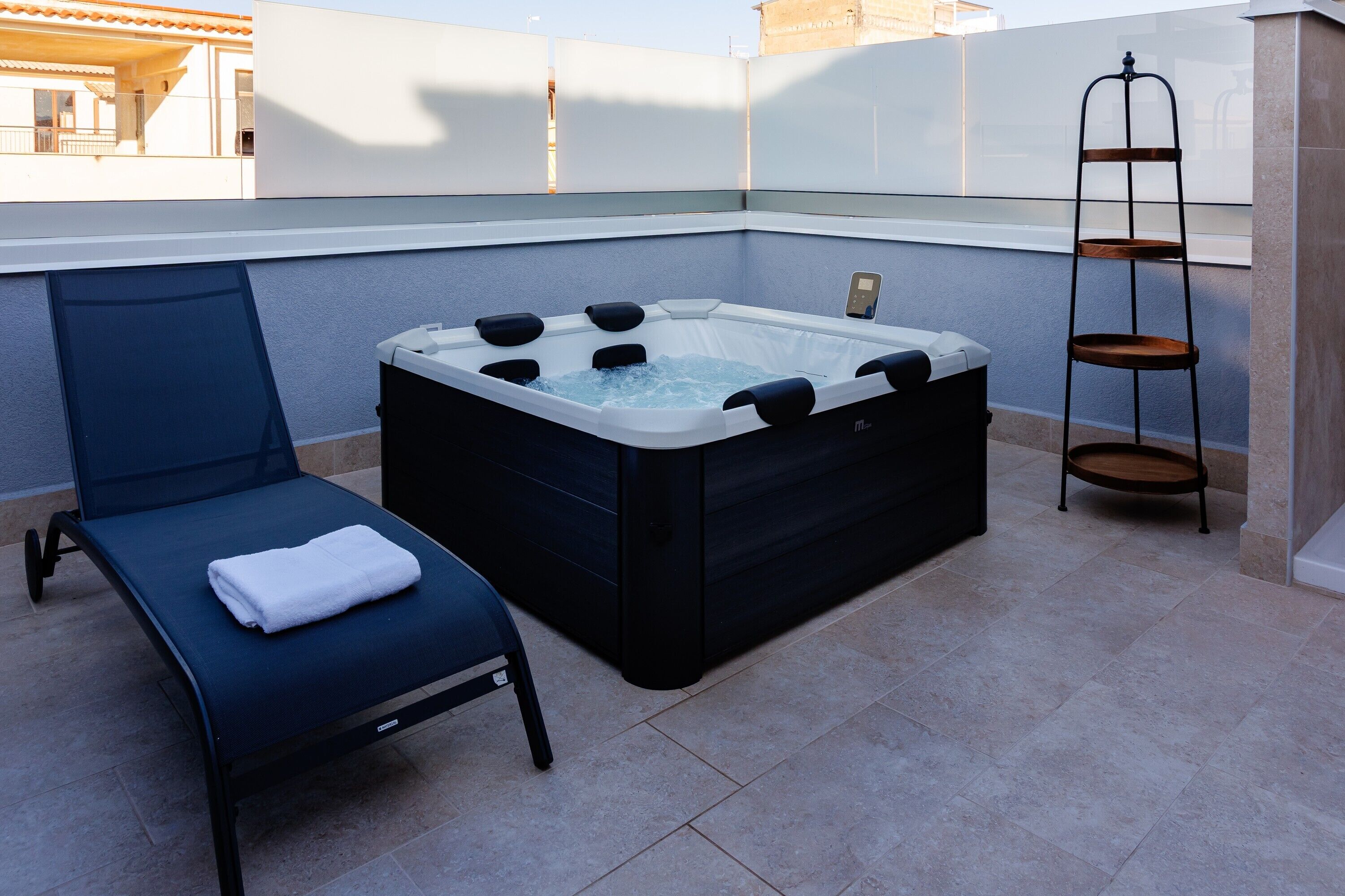 مغطس سبا خارجي