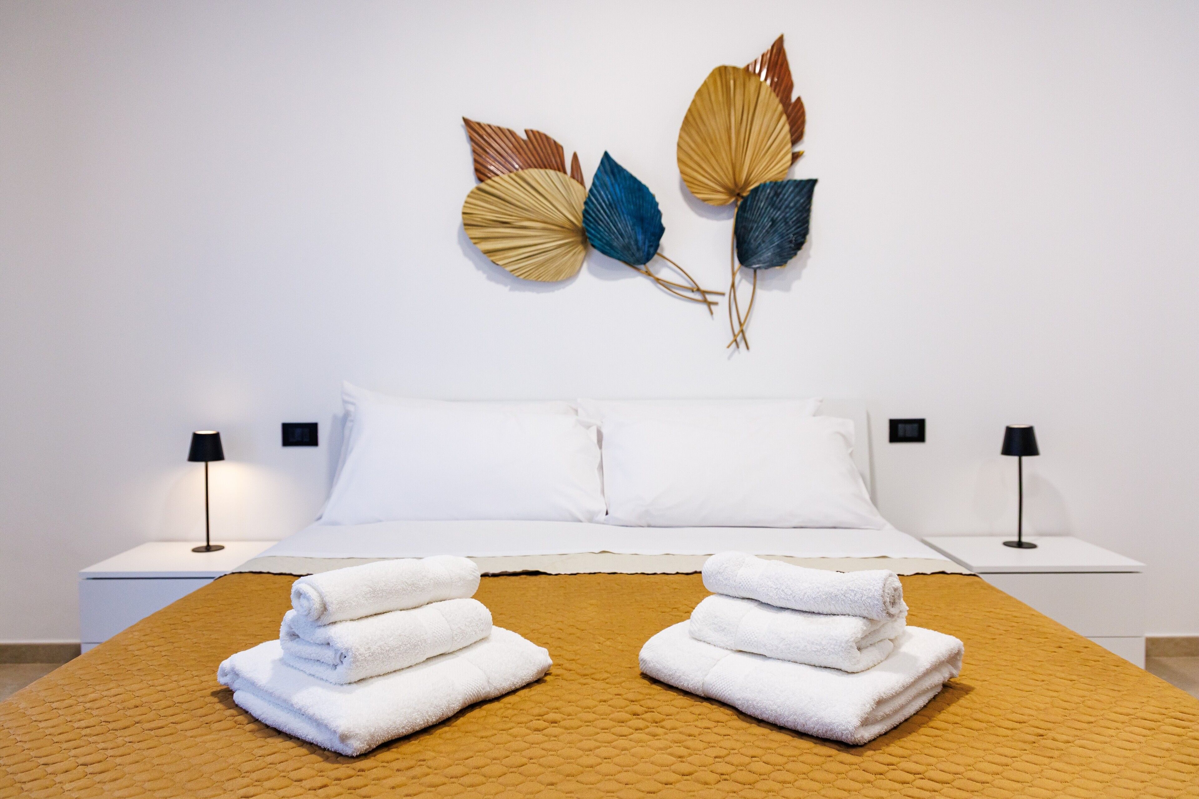 Iron/ironing board, WiFi, bed sheets, wheelchair access