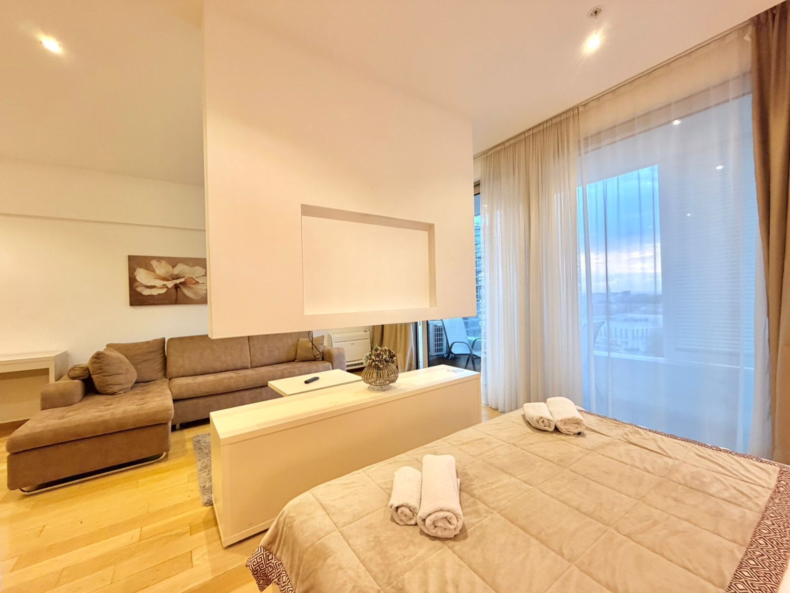 Luxury Studio, Balcony