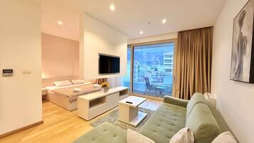 Studio Supérieur, balcon, vue ville | Bureau, espace de travail pour ordinateur portable, Wi-Fi gratuit