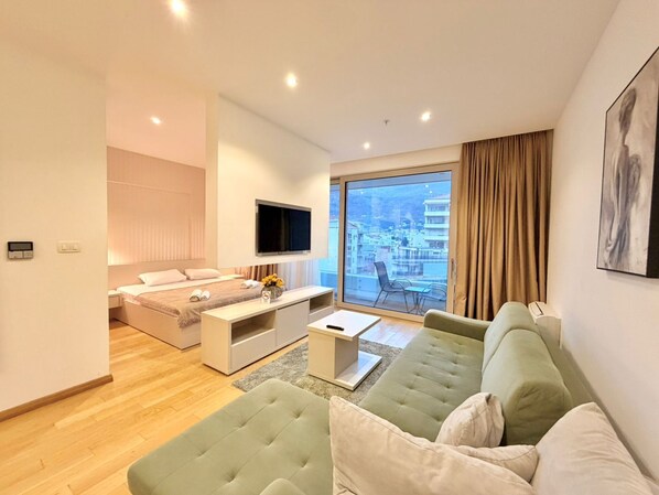 Superior Studio, Balcony, City View | Desk, laptop workspace, free WiFi - Aurelio Central Residences (Budva)