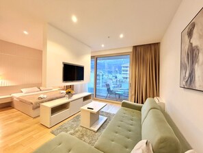 Studio Supérieur, balcon, vue ville | Bureau, espace de travail pour ordinateur portable, Wi-Fi gratuit