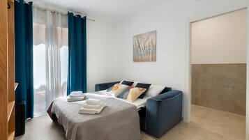 WiFi, bed sheets, wheelchair access