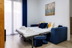 WiFi, bed sheets, wheelchair access - Room 'Camera 1 - P2' with Balcony, Wi-Fi and Air Conditioning (Balestrate)