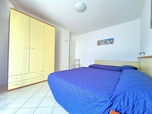 2 habitaciones, caja de seguridad en la habitación y ropa de cama 